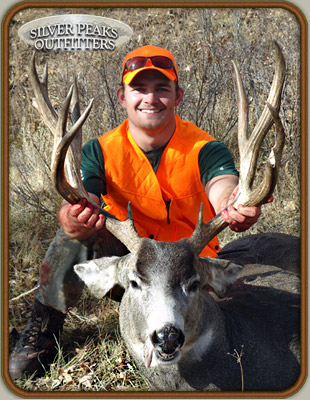 Another nice Mule Deer buck taken while hunting with Silver Peaks Outfitters of SW Colorado